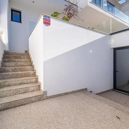 Esperanca Terrace Villa *